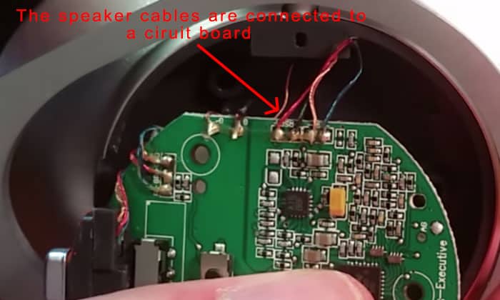 wireless headphone speaker internal circuit board of a Wireless Headphones Whose One Side Doesn’t Work